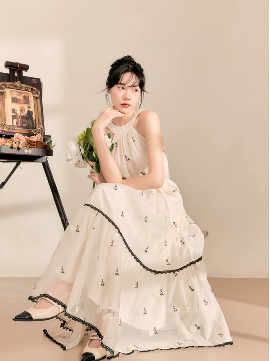 Qiao and Huazun丨Retro sleeveless halter dress embroidered high-end French temperament slim long skirt summer