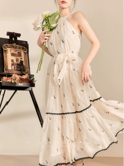 Qiao and Huazun丨Retro sleeveless halter dress embroidered high-end French temperament slim long skirt summer