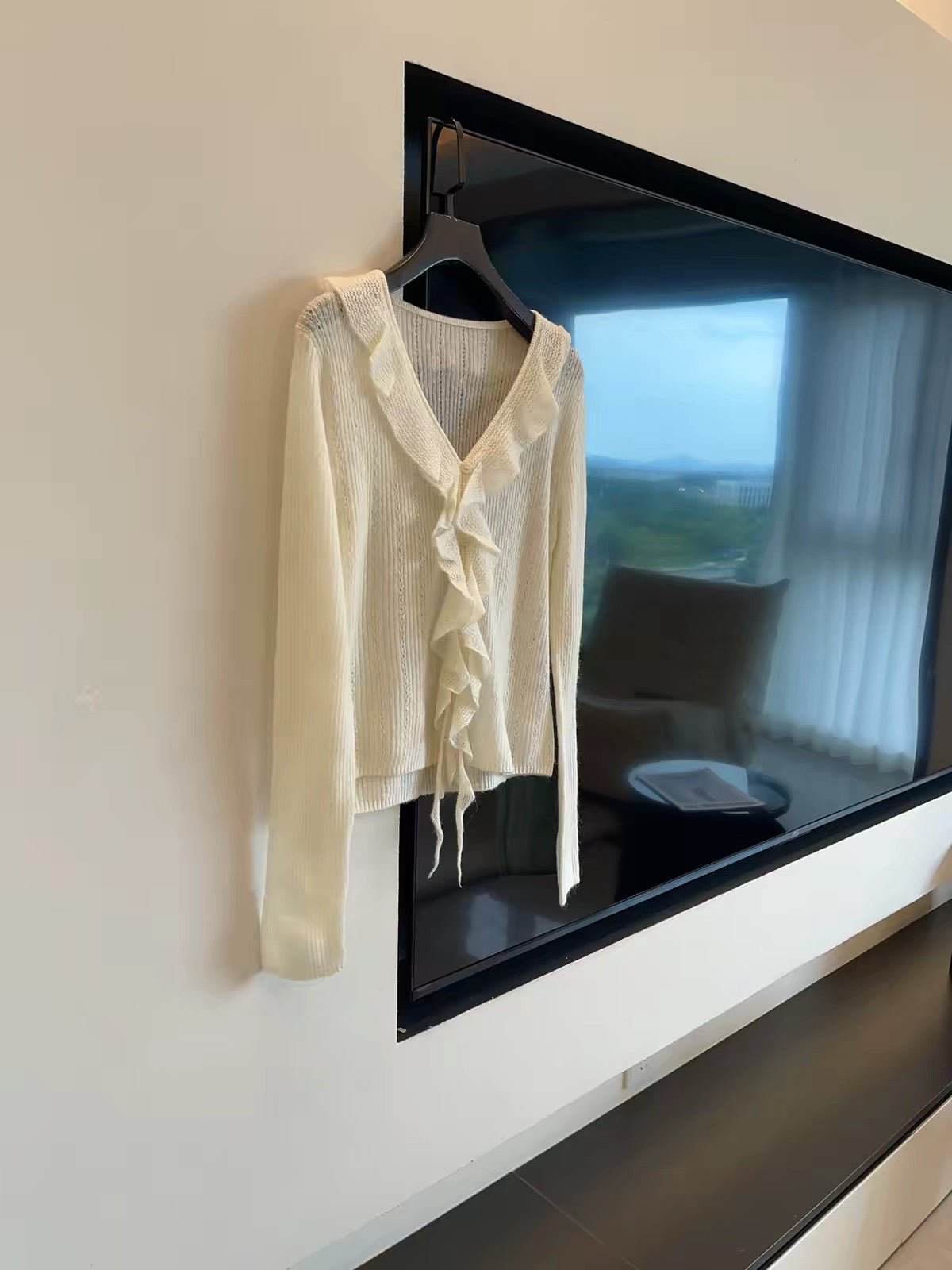 JULY START: Sweet French-style "lady" aesthetic—soft, cozy, long-sleeved knit cardigan with a ruffled V-neck for autumn.