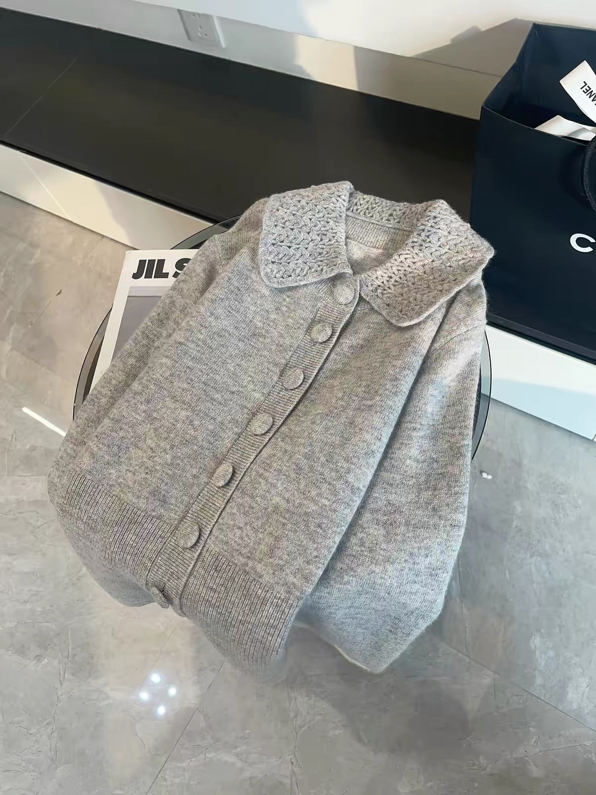 JULY START Shenzhen Premium Quality – Early Spring New Arrival: 100% Wool Single-Breasted Knit Top with Crochet Peter Pan Collar