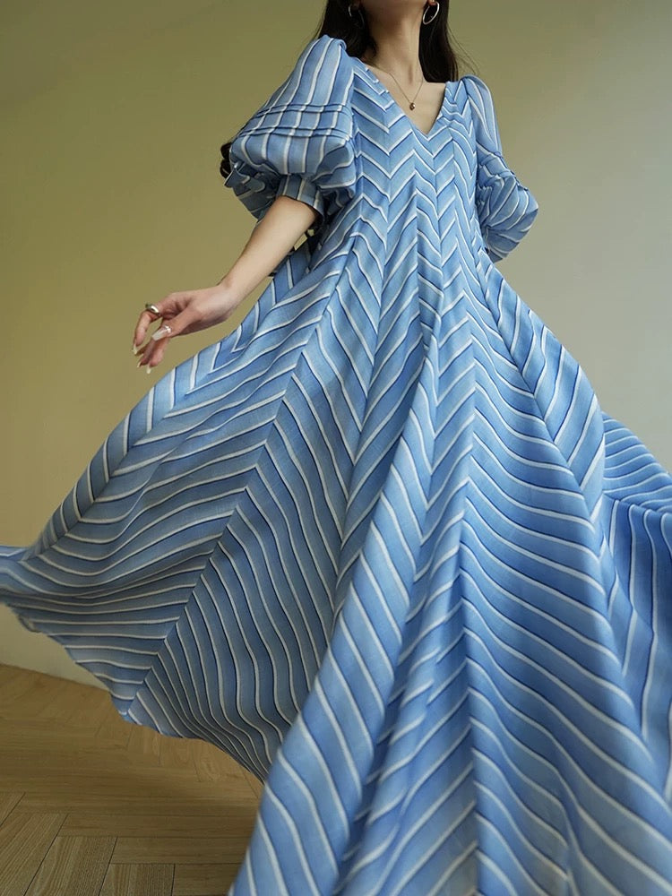 Aconiconi｜Rime French heavy-duty large skirt seaside romantic holiday design striped dress summer