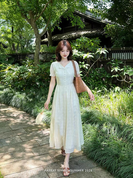 Lei Yingjun's "Forest Moonlight" French-style Hollowed-out Embroidered Dress for Women - Summer, Gentle, Slimming, and Suitable for Everyday Wear