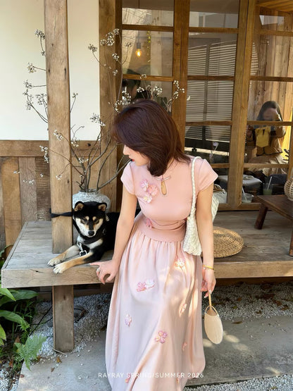 New Chinese style, elegant and handsome [Yun Ying Dai] women's set, slimming top with three-dimensional floral full skirt.