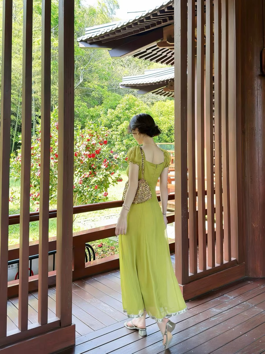 Lei Yingjun's "Cicada's Song in Midsummer" French Retro Style Dress for Women - Square Neck, Slim Waist, Sequined Elegant Long Dress