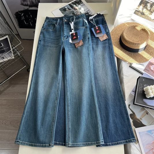 Flattering cut! Women's cropped flared jeans, high-waisted, four-way stretch, slim-fit, and subtly flared for autumn.