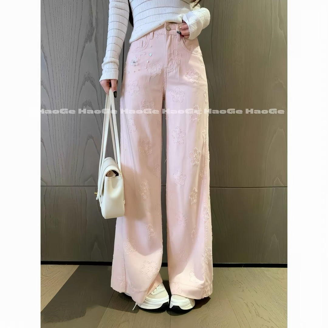 Hao Ge’s Top Picks: Floral-patterned jeans—a new arrival for Autumn 2026 featuring a relaxed, versatile, and sweet style with a unique design.