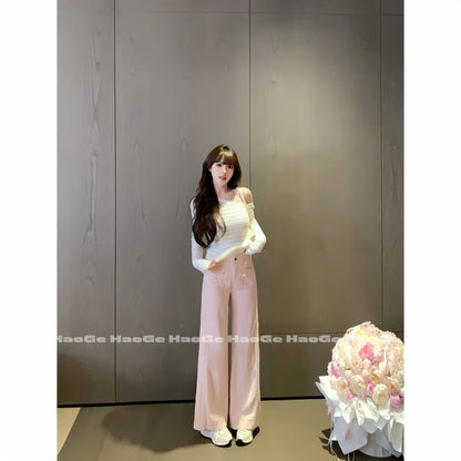 Hao Ge’s Top Picks: Floral-patterned jeans—a new arrival for Autumn 2026 featuring a relaxed, versatile, and sweet style with a unique design.