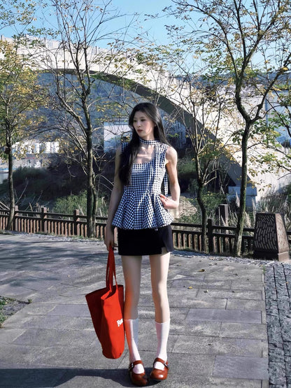 Sleeveless off-shoulder tie-waist top, unique and beautiful, super stylish 2025 new plaid shirt for women.