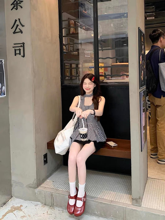 Sleeveless off-shoulder tie-waist top, unique and beautiful, super stylish 2025 new plaid shirt for women.