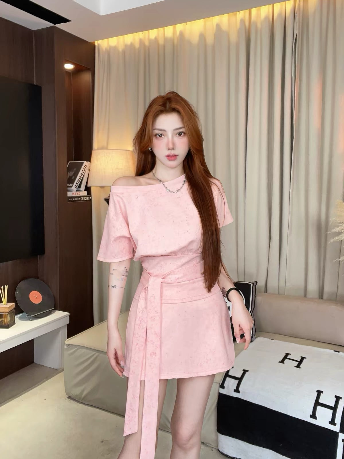 [Soft Pink Hue] Stylish Summer Set: High-Waisted Skort & Short-Sleeve Top – Slimming & Chic Design #100