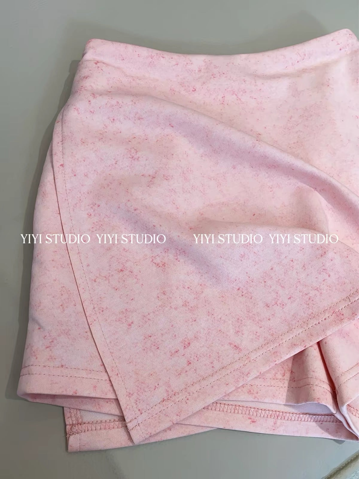 [Soft Pink Hue] Stylish Summer Set: High-Waisted Skort & Short-Sleeve Top – Slimming & Chic Design #100