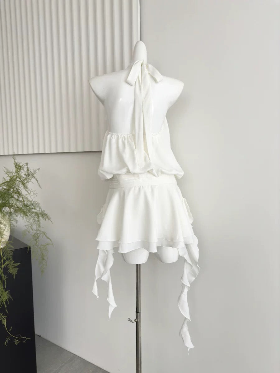 Duolaimei French neck flower summer vacation backless halterneck pure desire irregular red and white dress