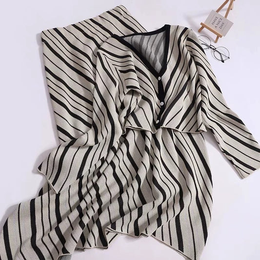 French foreign trade brand big-name color-blocked striped two-piece set for women, knitted V-neck cardigan, half-length skirt, two-piece set