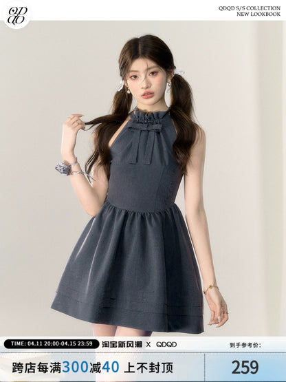 QDQD black sleeveless halterneck dress for women in spring and autumn with slim waist and rich family style stand-up collar puffy skirt
