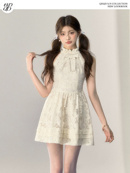 QDQD black sleeveless halterneck dress for women in spring and autumn with slim waist and rich family style stand-up collar puffy skirt