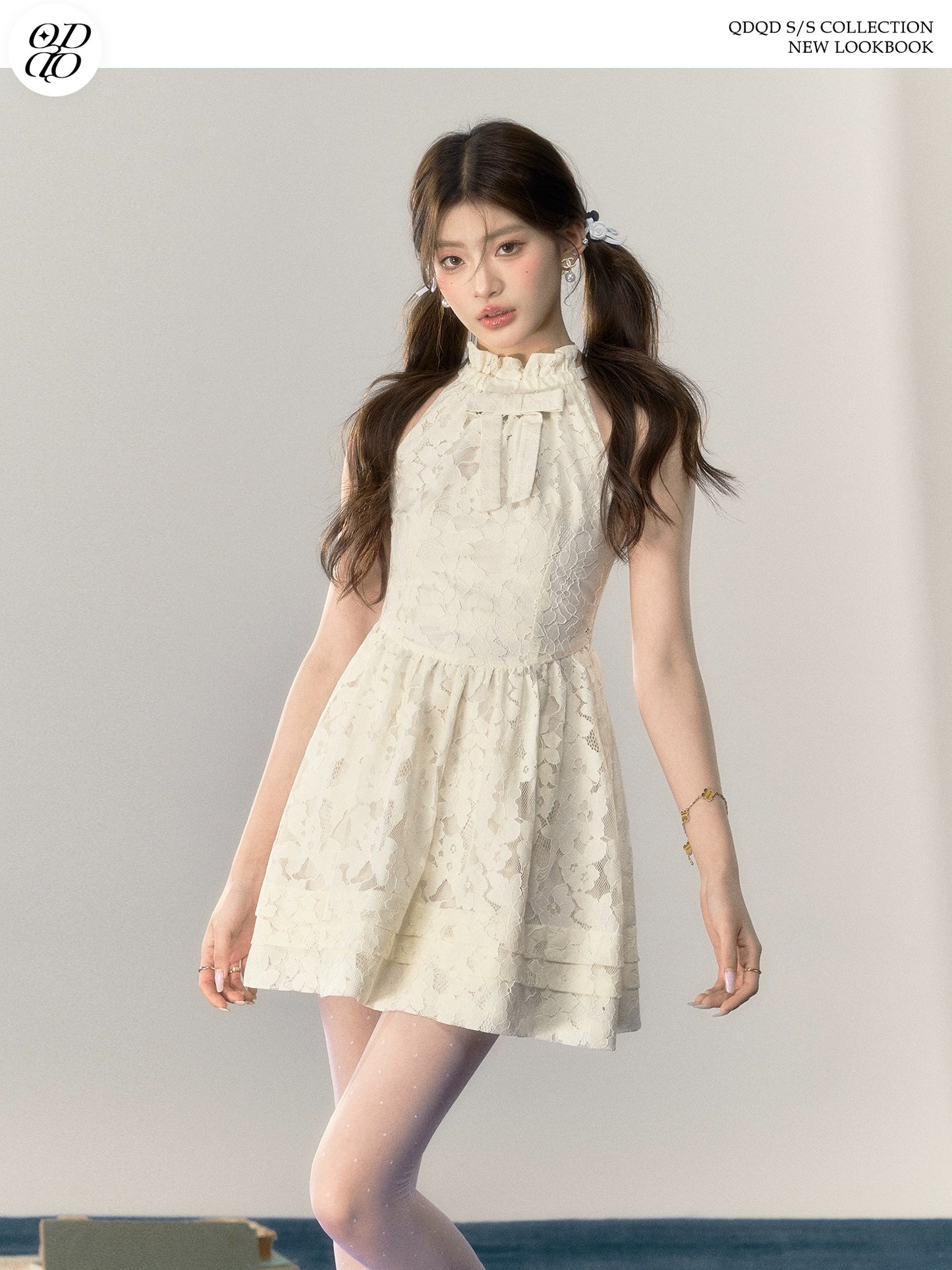 QDQD black sleeveless halterneck dress for women in spring and autumn with slim waist and rich family style stand-up collar puffy skirt