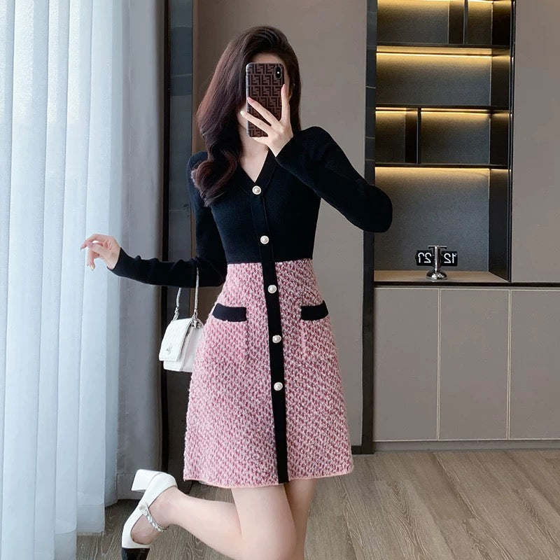 Autumn French-style elegant black long-sleeved A-line knit dress for petite women, perfect for autumn and 2024.