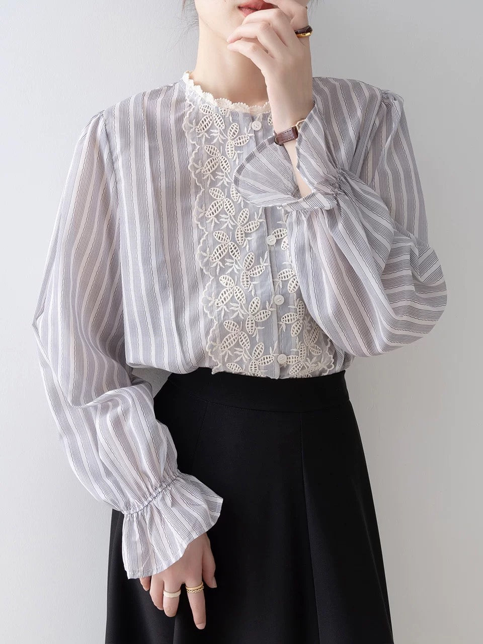 French retro striped shirt for women 2024 early autumn new high-end shirt loose pullover round neck long-sleeved top