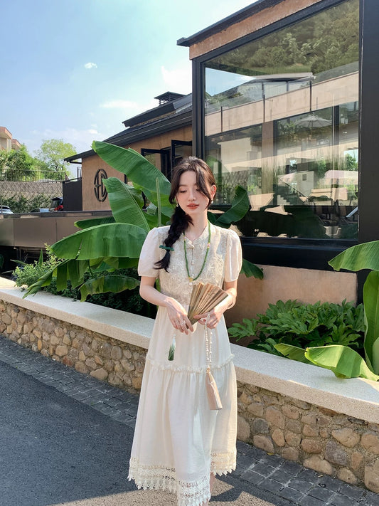 Miss Chipmunk's Poetic Style: Elegant and Feminine Summer Dress with a Slim Fit and Light Chinese Style Patchwork Design