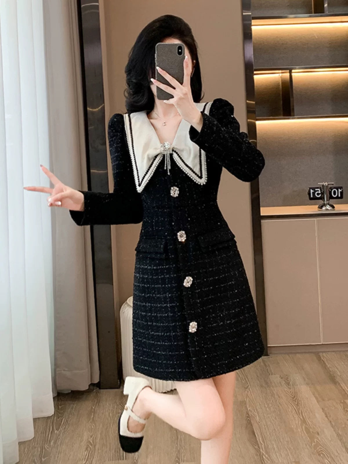 2025 Spring/Autumn New Arrival: Elegant Black Dress with Peter Pan Collar, French Chic Style, High-End Temperament Skirt