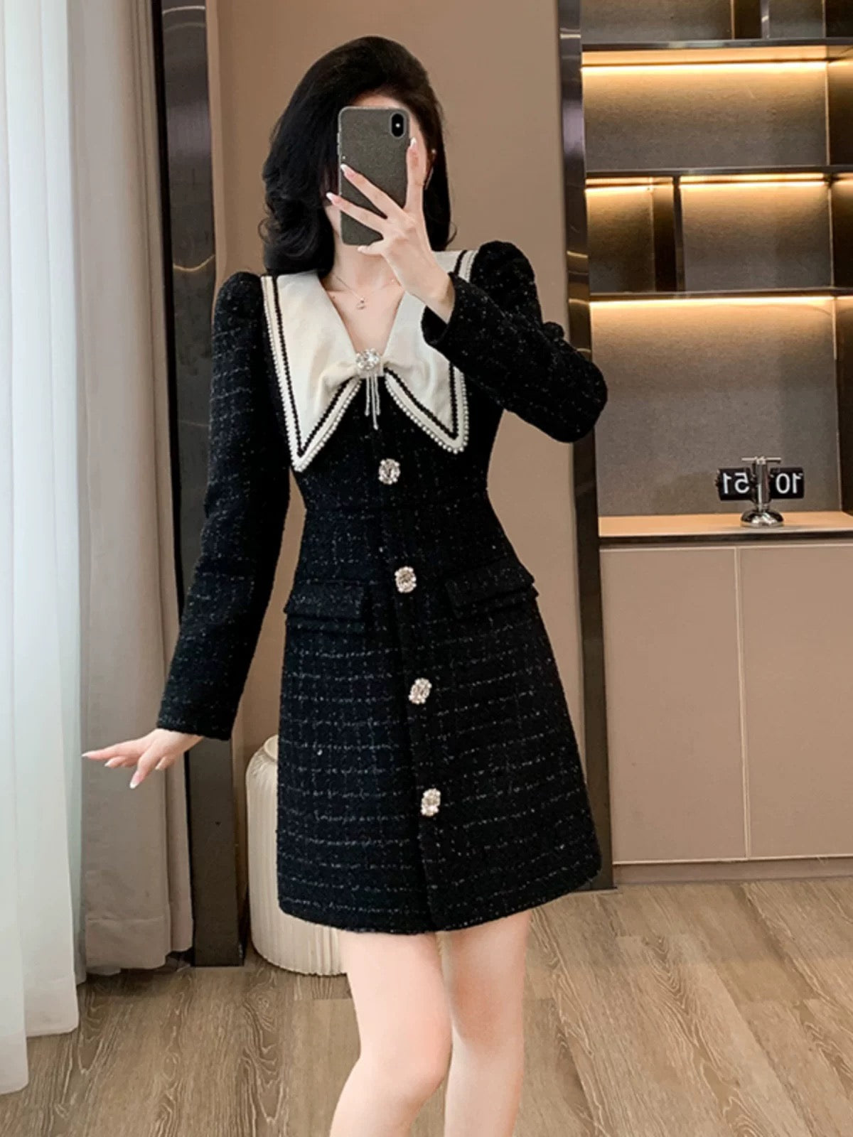 2025 Spring/Autumn New Arrival: Elegant Black Dress with Peter Pan Collar, French Chic Style, High-End Temperament Skirt