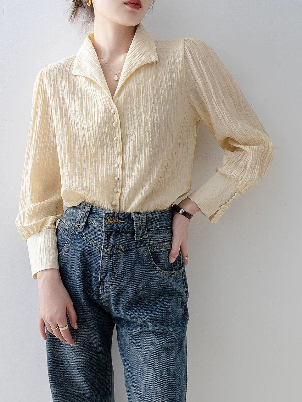 Spring women's 2024 new beige suit collar shirts this year's popular hot-selling shirts early spring new tops