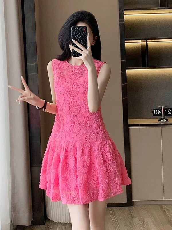 High-waisted sleeveless floral lace dress, new summer style for petite women, pink and slimming sleeveless pleated vest dress
