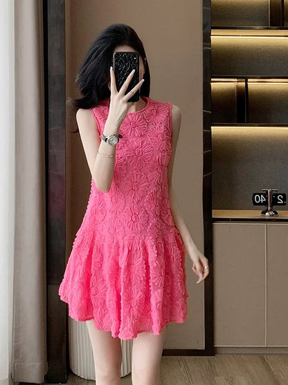 High-waisted sleeveless floral lace dress, new summer style for petite women, pink and slimming sleeveless pleated vest dress