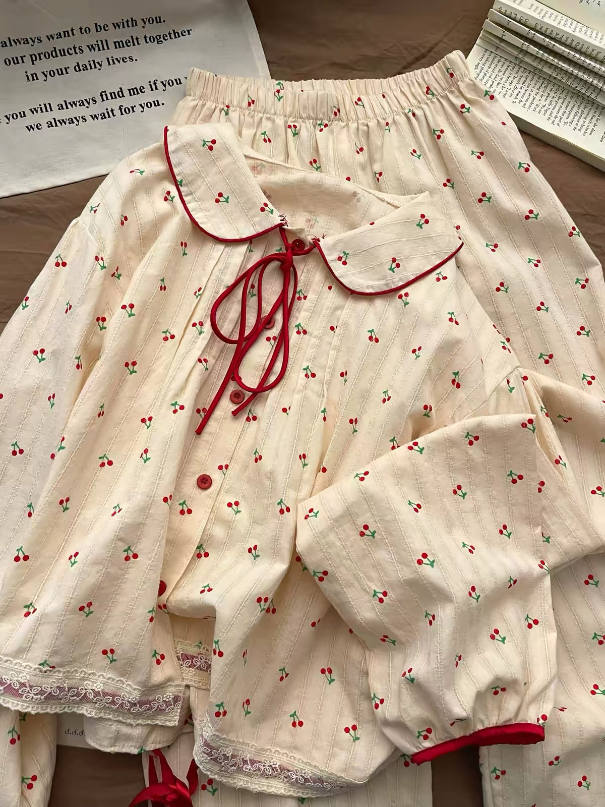 Sin Glee Sweet Lace-Trimmed Cherry Peter Pan Collar Loungewear Set for Women (Spring/Autumn 2025)