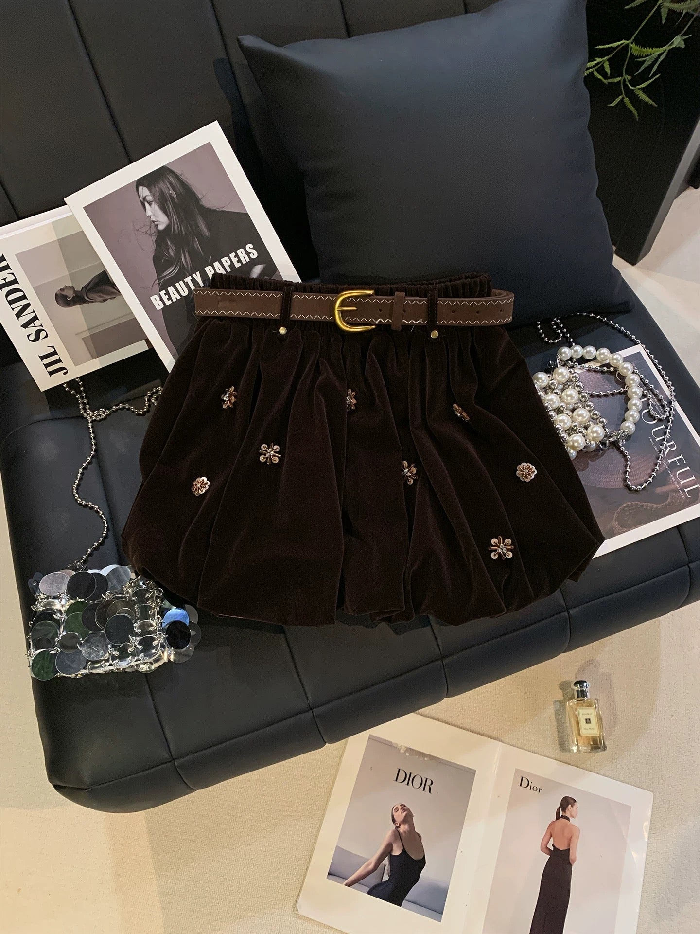 ZHOUYI/Monday: Designer-style sequined floral velvet flared mini skirt, autumn/winter brown, slimming A-line skirt.