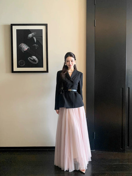 Feng Xinying black versatile workplace style suit jacket for women 2025 spring new suit top + skirt