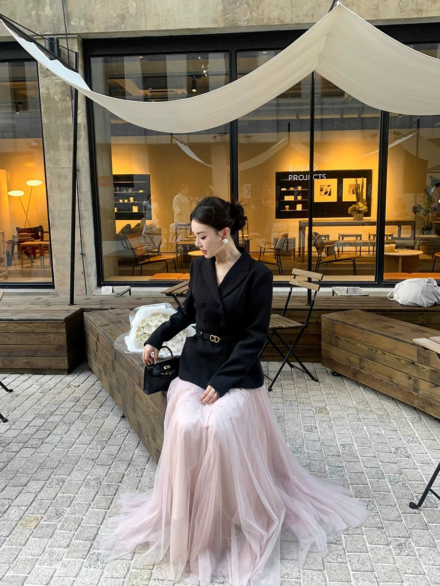 Feng Xinying black versatile workplace style suit jacket for women 2025 spring new suit top + skirt