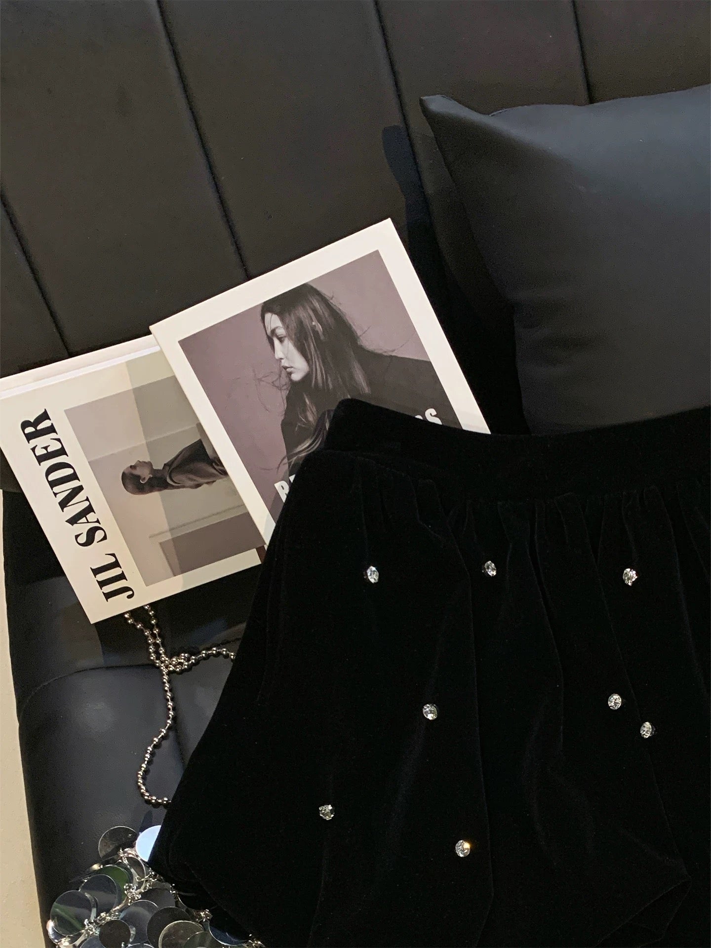 ZHOUYI/Monday High-end Velvet Waist-cinching Rhinestone Midi Skirt, Autumn/Winter, Superb Elegant and Versatile Short Skirt