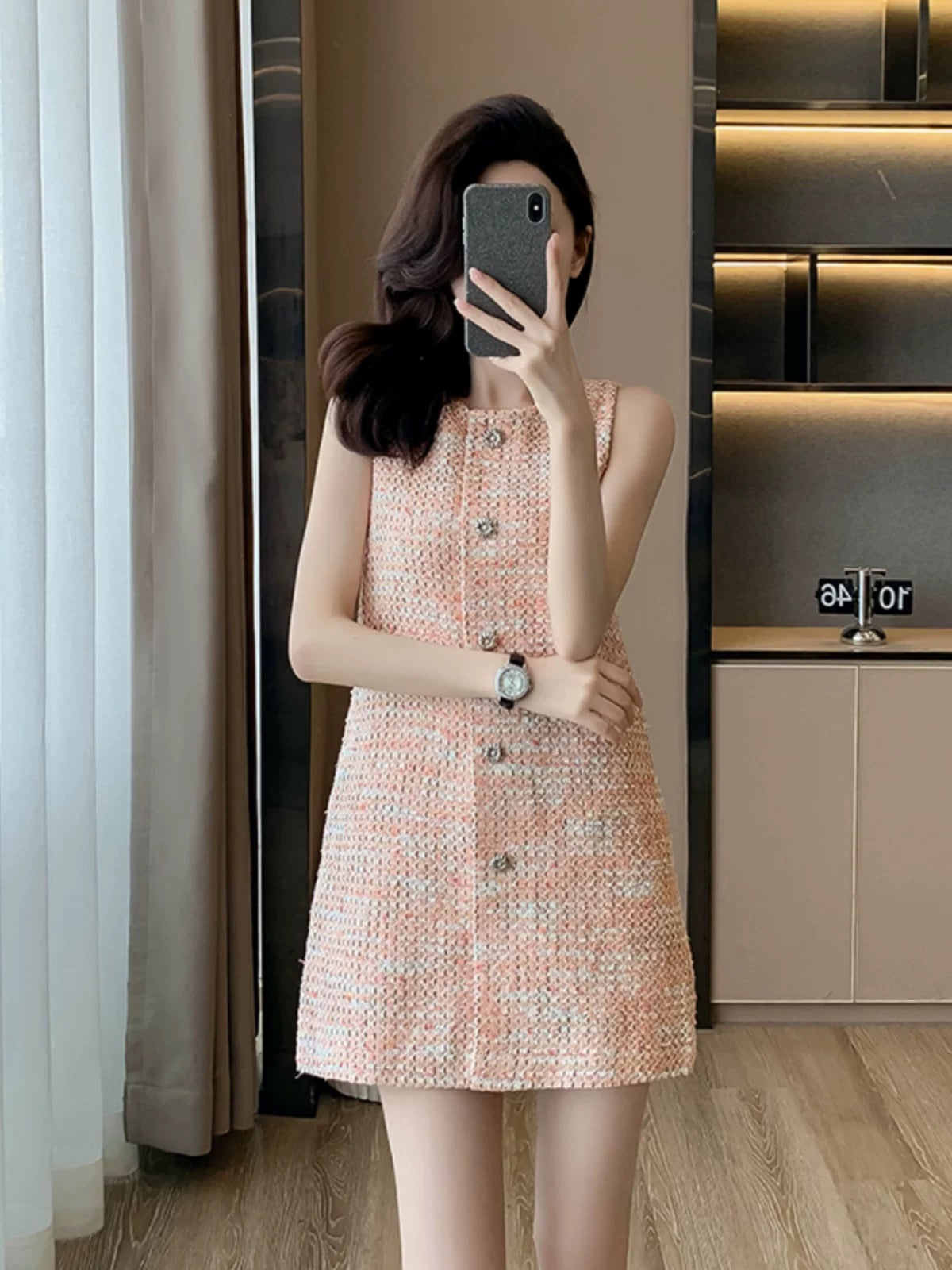 Women's summer new style mini vest dress, petite and elegant short skirt, exquisite and fashionable waist-cinching skirt.