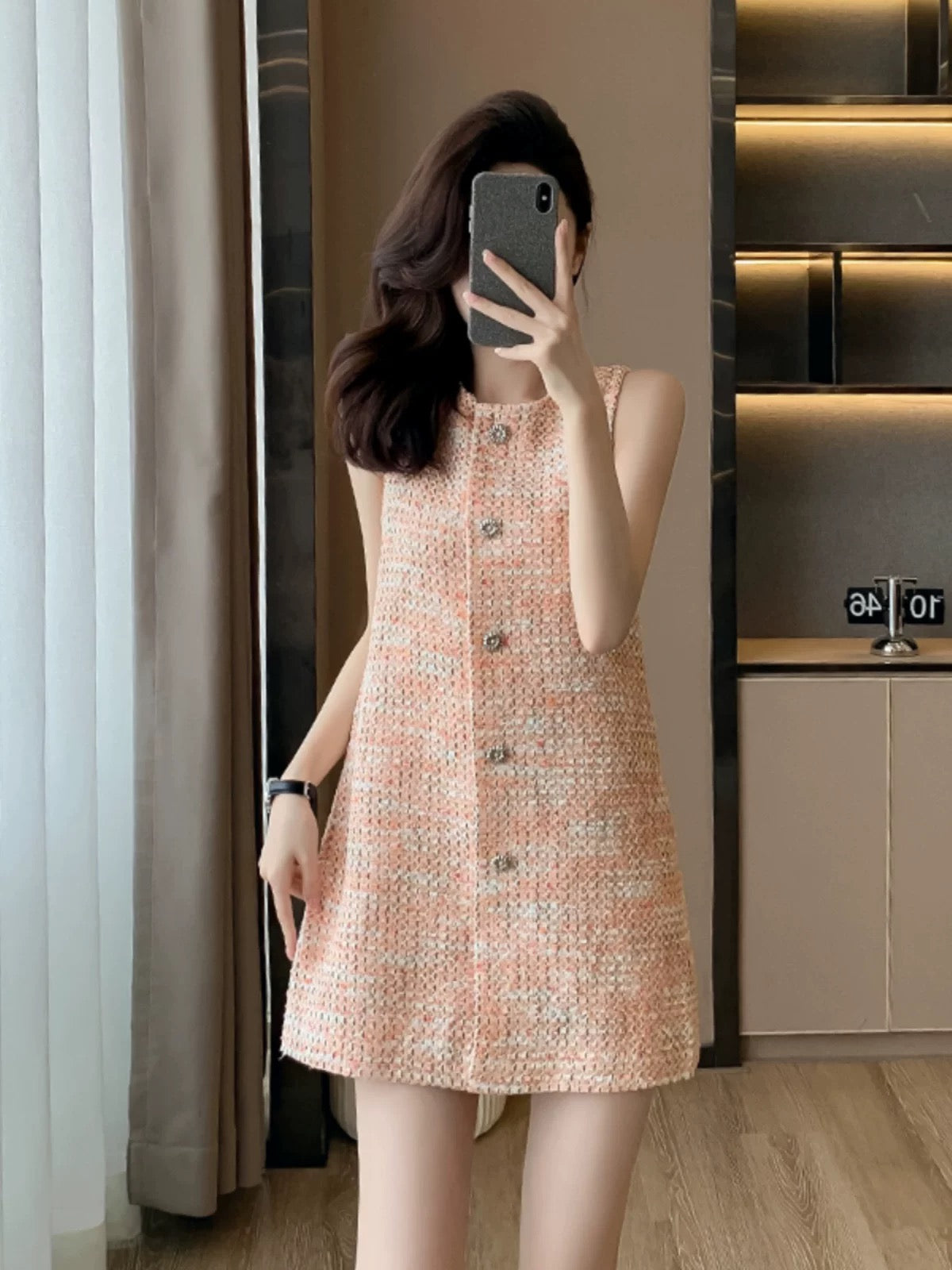 Women's summer new style mini vest dress, petite and elegant short skirt, exquisite and fashionable waist-cinching skirt.