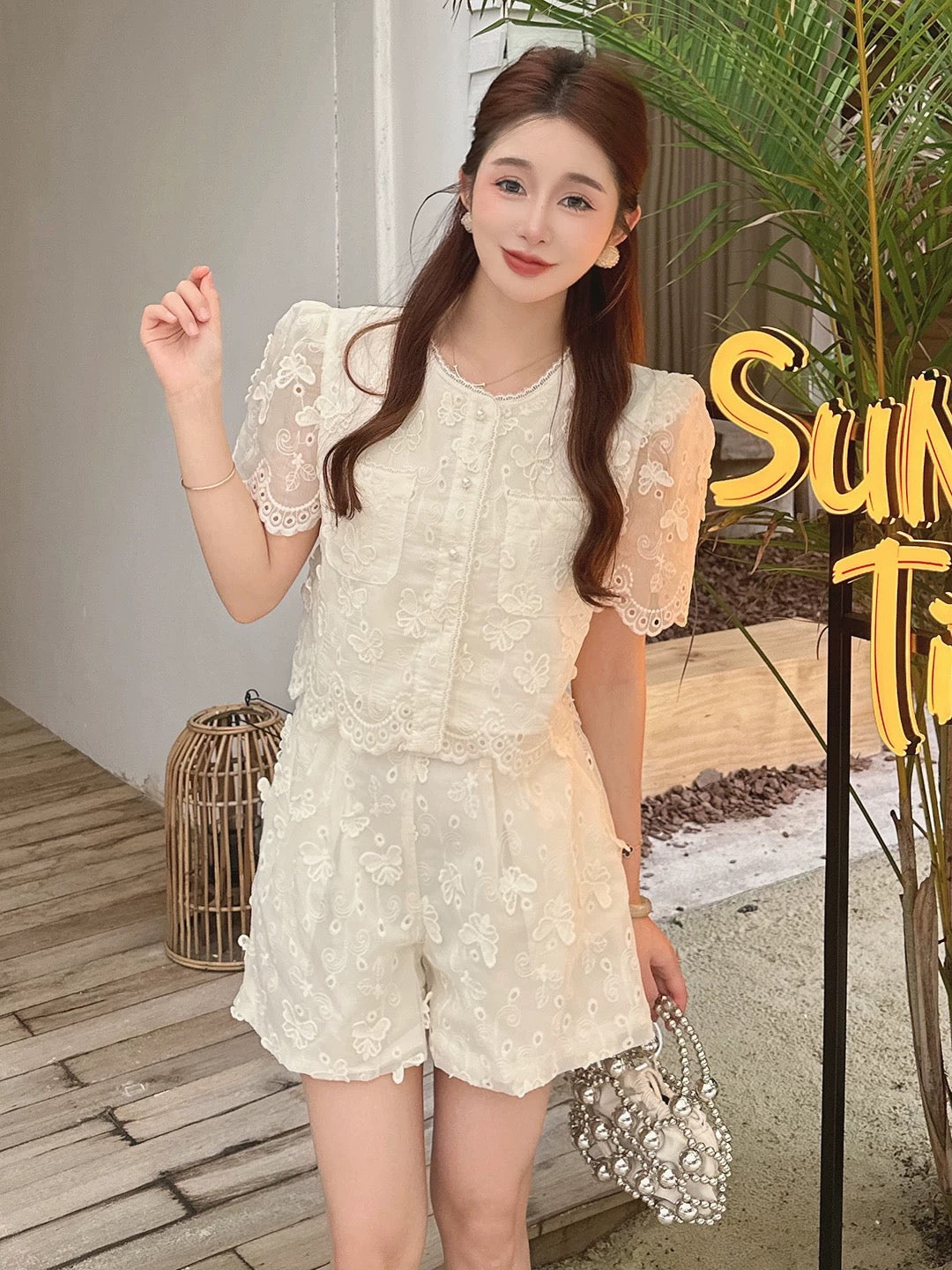 European station lace small fragrant shorts suit women's high-end butterfly embroidered short top wide-leg pants two-piece set