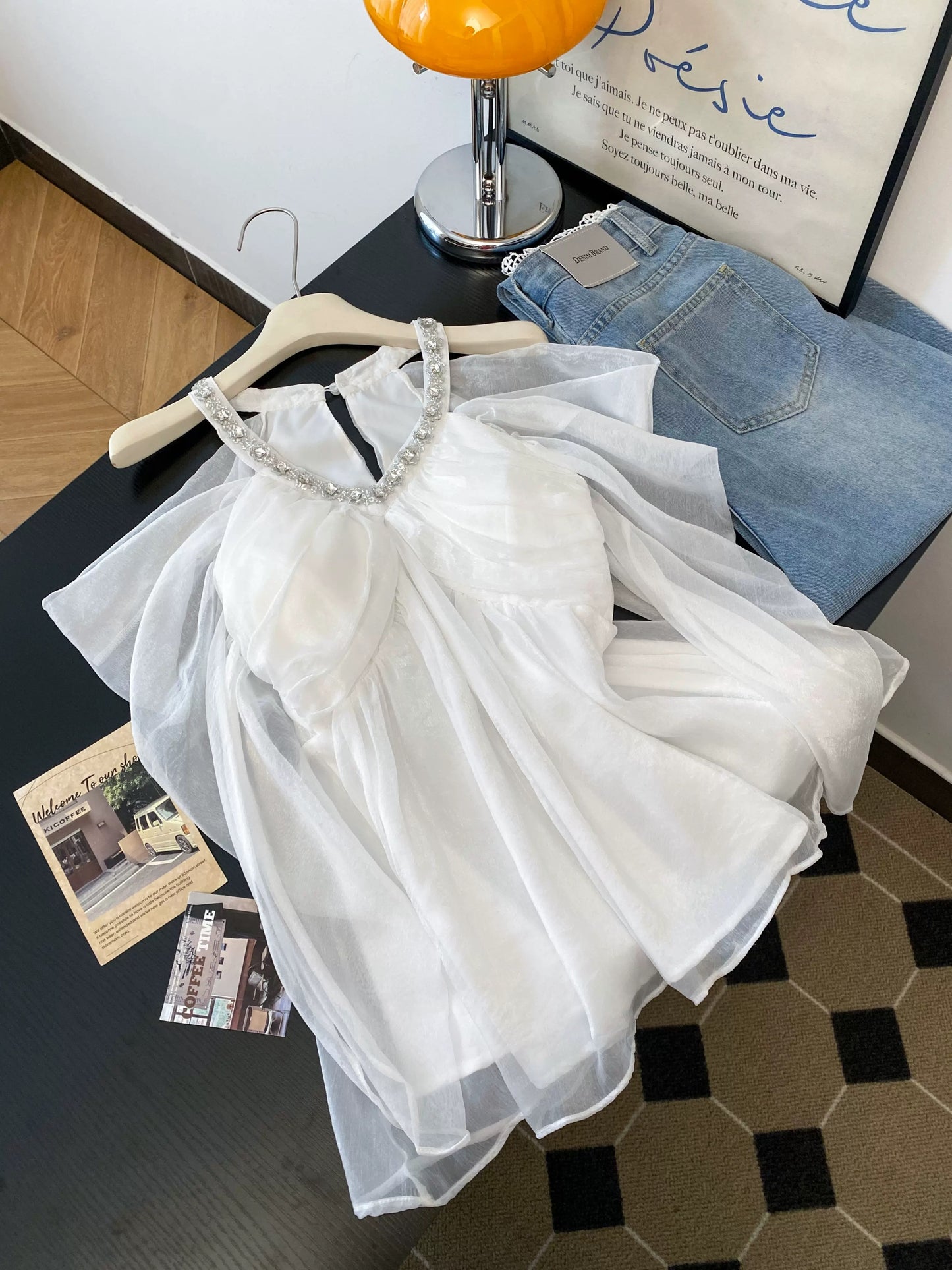 Jade Closet flagship store recommendation: A sweet and stylish rhinestone-embellished blouse for women, perfect for summer.