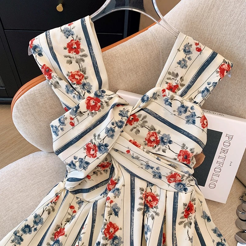 French V-neck twisted floral suspenders chiffon shirt for women summer design sleeveless vest babydoll shirt chic top