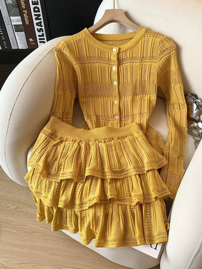 Jade Closet flagship store recommendation: Medela sweet and spicy hollow-out knit short skirt and long-sleeved cardigan two-piece set.