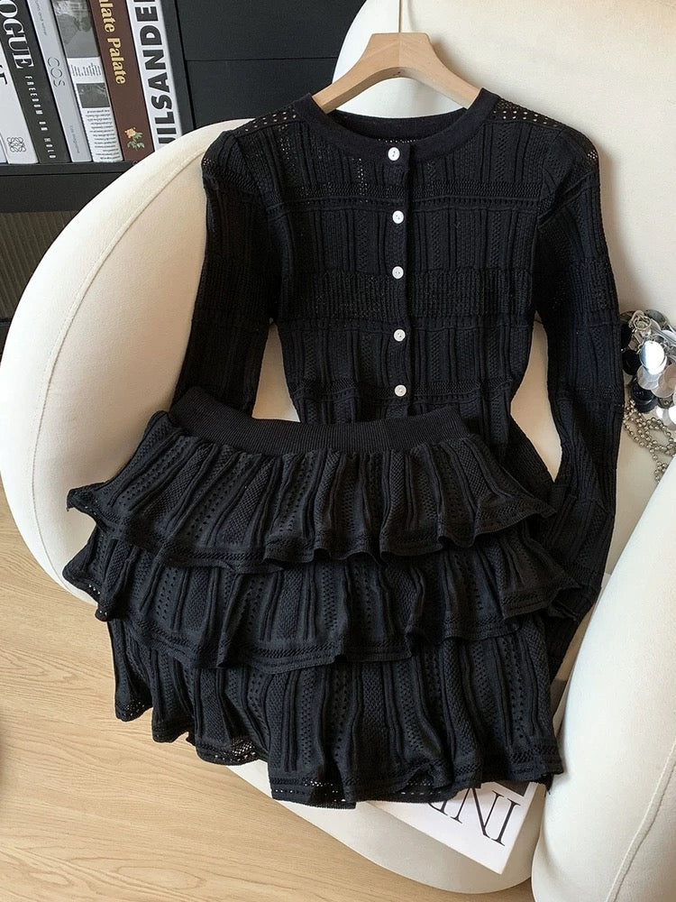 Jade Closet flagship store recommendation: Medela sweet and spicy hollow-out knit short skirt and long-sleeved cardigan two-piece set.
