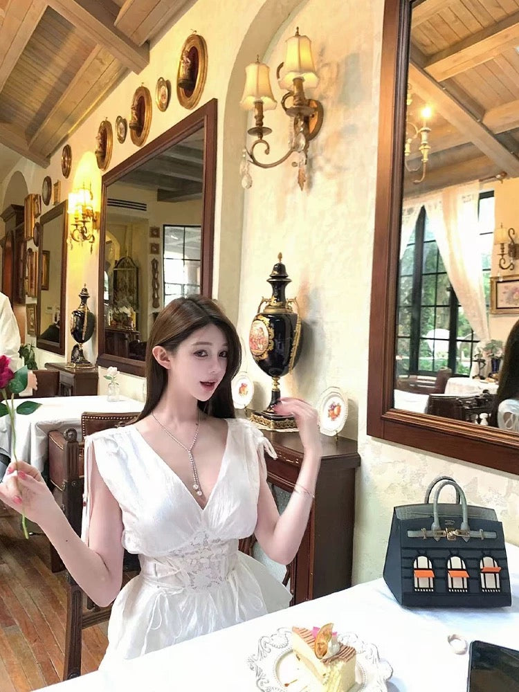 Chill Qiao'er [White-Clad Minister] White Tie-Up Shirt for Women, Slim Fit, Lace, Pure and Sexy Top