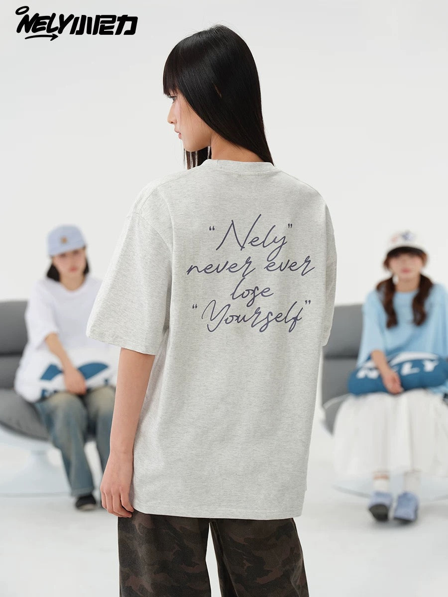 NELY Xiao Nili 2025 summer new graffiti hand-painted letters American short-sleeved T-shirt men and women loose half-sleeved tee