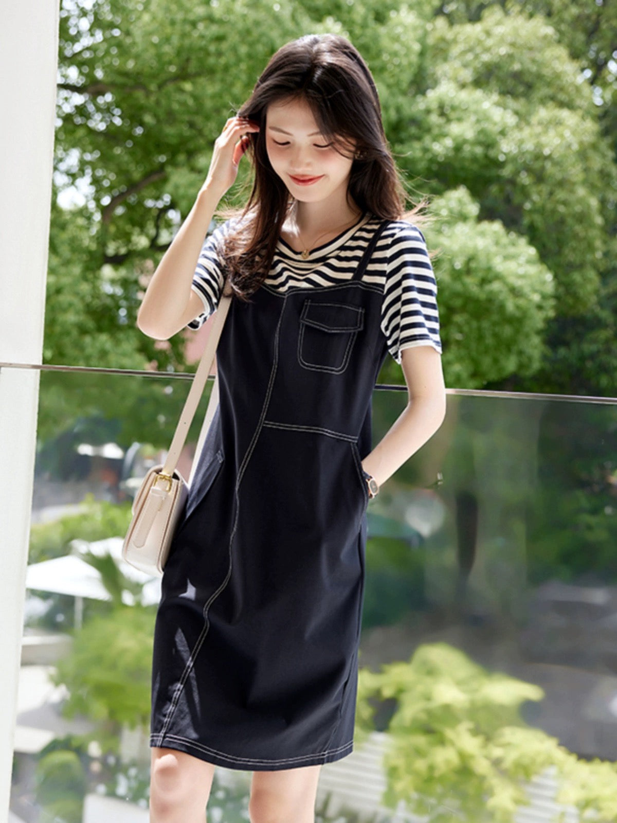 XWI fake two-piece dress for women 2023 new summer style exquisite and elegant age-reducing slimming body-covering suspender skirt