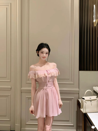 Hotdog is hot! [Misty Purple Butterfly] High-end slimming pinkish-purple off-shoulder dress.