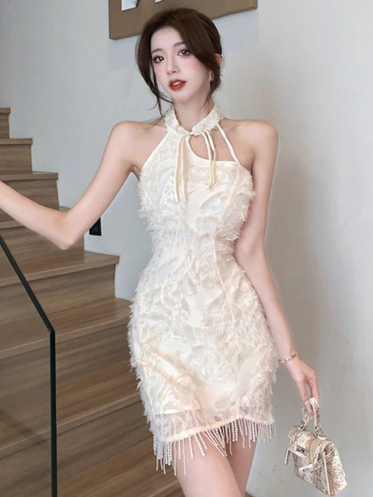 New Chinese style improved cheongsam skirt for women in summer, beautiful stand-up collar, buttoned halter neck dress, hot girl tassel hip-wrapped short skirt