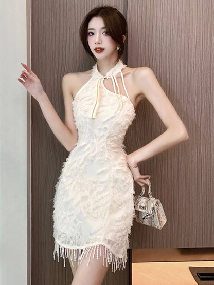New Chinese style improved cheongsam skirt for women in summer, beautiful stand-up collar, buttoned halter neck dress, hot girl tassel hip-wrapped short skirt
