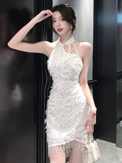 New Chinese style improved cheongsam skirt for women in summer, beautiful stand-up collar, buttoned halter neck dress, hot girl tassel hip-wrapped short skirt