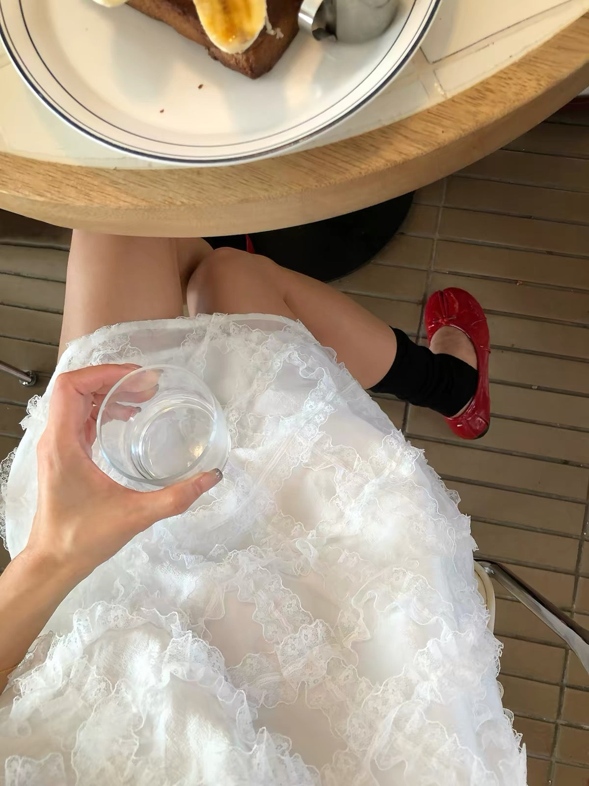 Stylish and distinctive white sleeveless dress for women (2026 new arrival); features lace paneling and a design tailored for petite figures—perfect as a standalone piece or for layering.