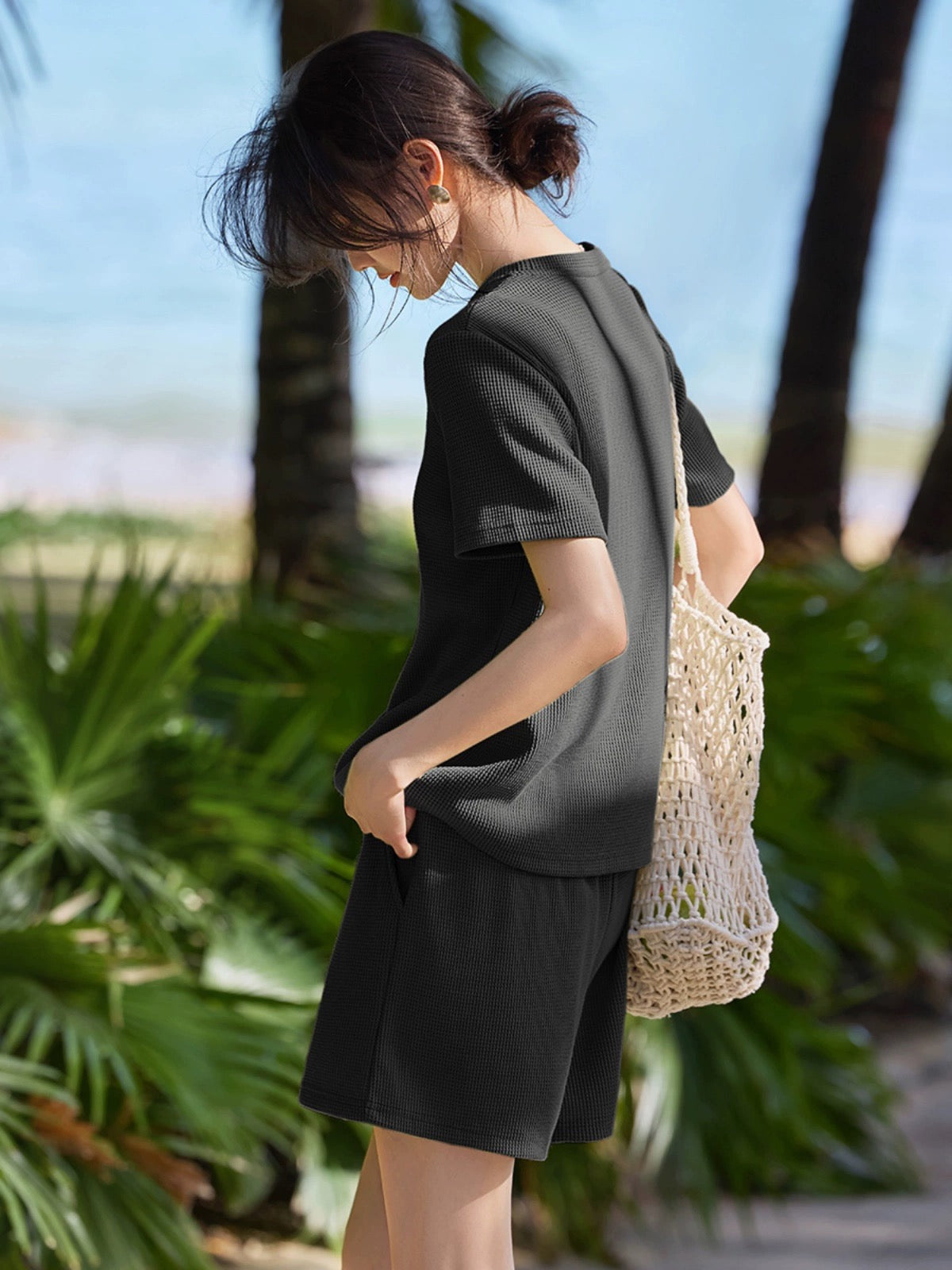 XWI/Xinwei waffle short-sleeved suit for women summer casual style commuting simple half-sleeved top shorts two-piece set