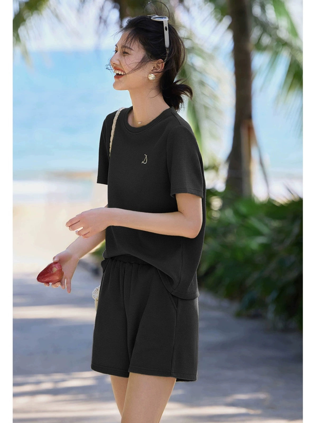XWI/Xinwei waffle short-sleeved suit for women summer casual style commuting simple half-sleeved top shorts two-piece set